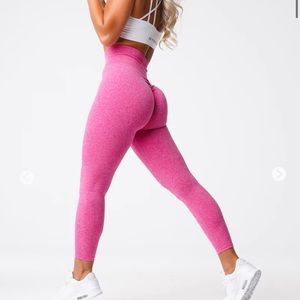 NVGTN Fuchsia Scrunch Seamless Leggings